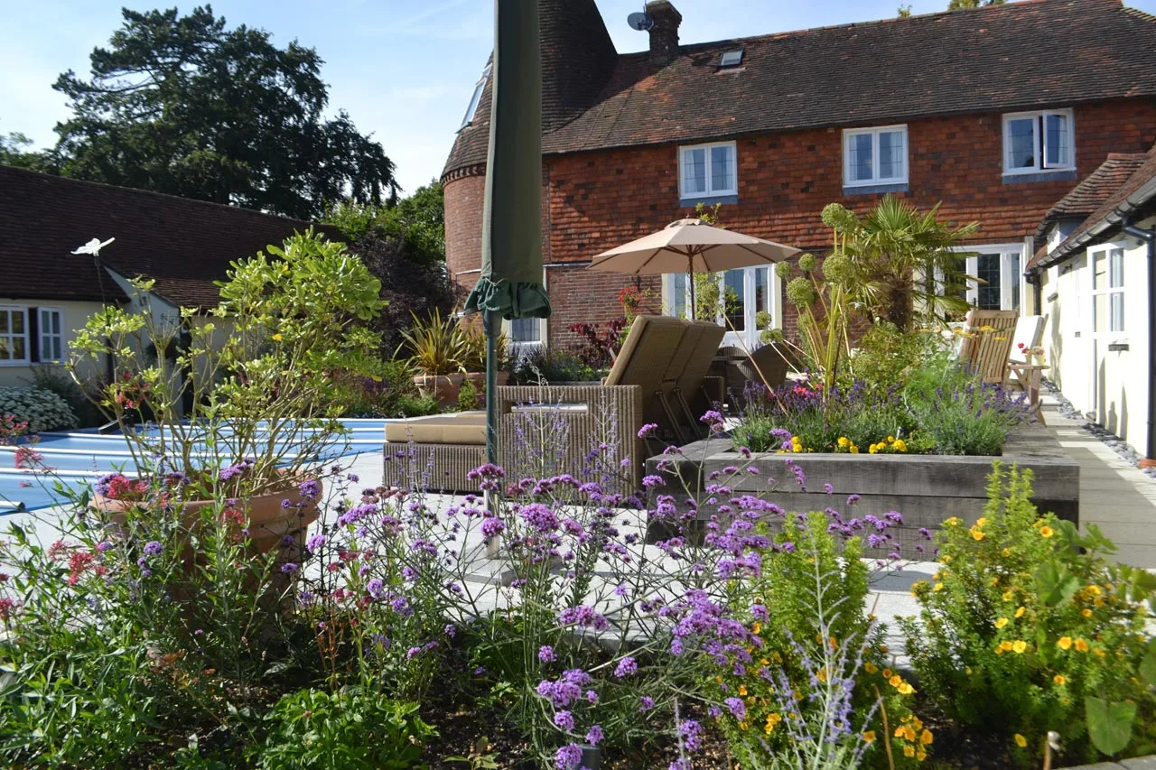 Stylish Courtyard Garden